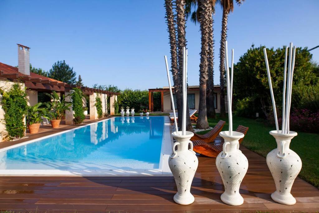 Spaziosa Villa Con Piscina E Giardino, 滨海波利尼亚诺 外观 照片